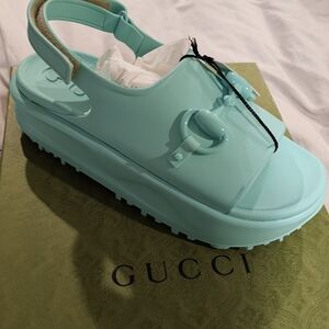 BRAND NEW GUCCI SANDALS